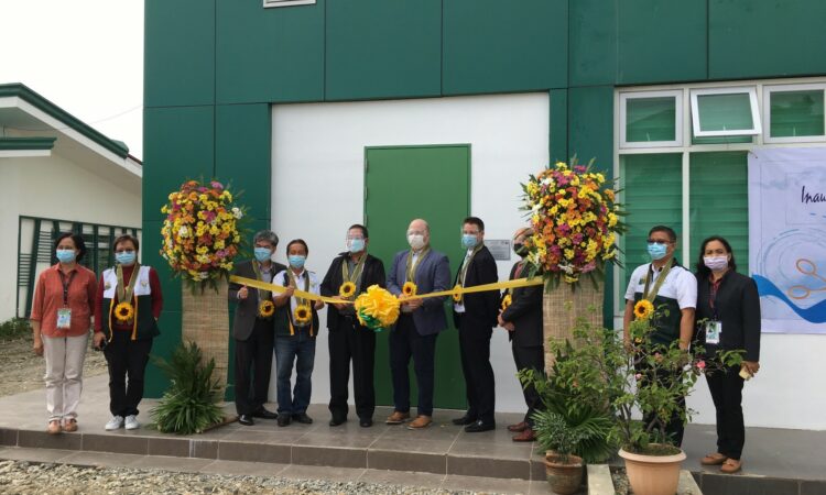 Department of Agriculture Undersecretary Dr. William Medrano, Director of the Bureau of Animal Industry Dr. Ronnie Domingo, and U.S. Embassy staff participate in the ribbon-cutting ceremony in Tuguegarao City on January 8.
