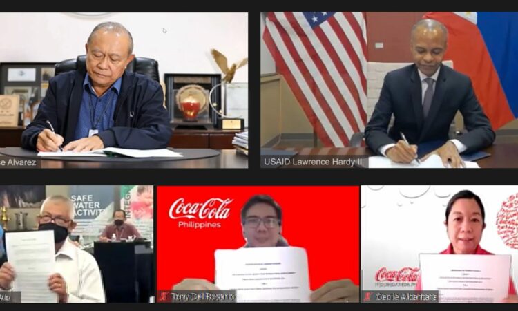 (Clockwise from top left) Palawan Governor Jose Alvarez, USAID Mission Director Lawrence Hardy II, MUAD-Negros Executive Director Reynic Alo, Coca-Cola Philippines President Antonio del Rosario, and Coca-Cola Foundation Philippines, Inc. President Ma. Cecilia Alcantara during the launch of new partnerships to support water security in the Philippines.