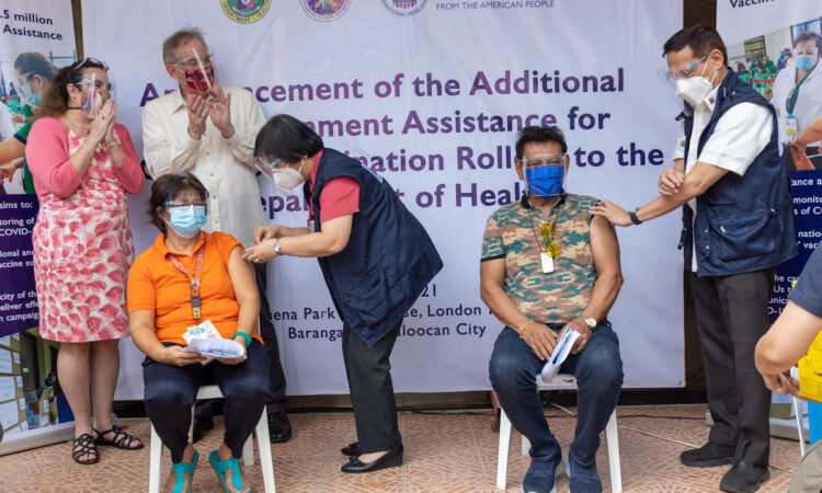 U.S. Embassy Chargé d’Affaires John Law announces that the United States is providing the Philippines Php170 million ($3.5 million) to support the Department of Health in its COVID-19 vaccination rollout.