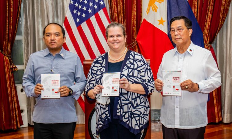 U.S. Embassy in the Philippines Chargé d’Affaires ad interim Heather Variava is joined in the EWC publication’s Manila launch by Department of Foreign Affairs Assistant Secretary Jose Victor Chan-Gonzaga and Department of Defense Undersecretary Cardozo Luna.
