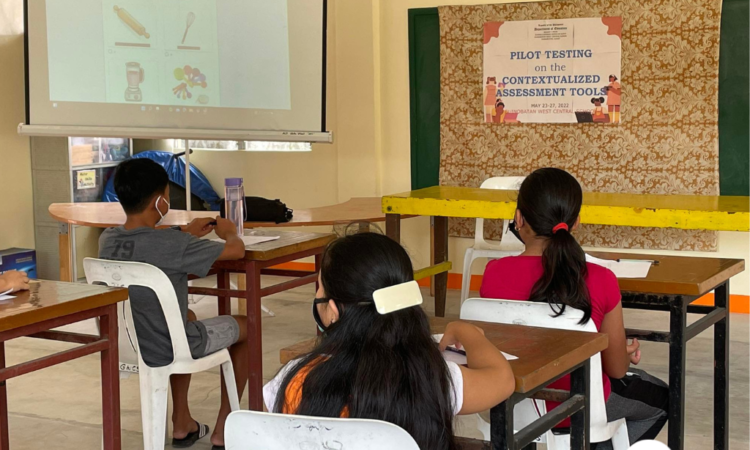 Students in Albay test the U.S. Peace Corps and Department of Education’s new assessment tools for learners with disabilities.