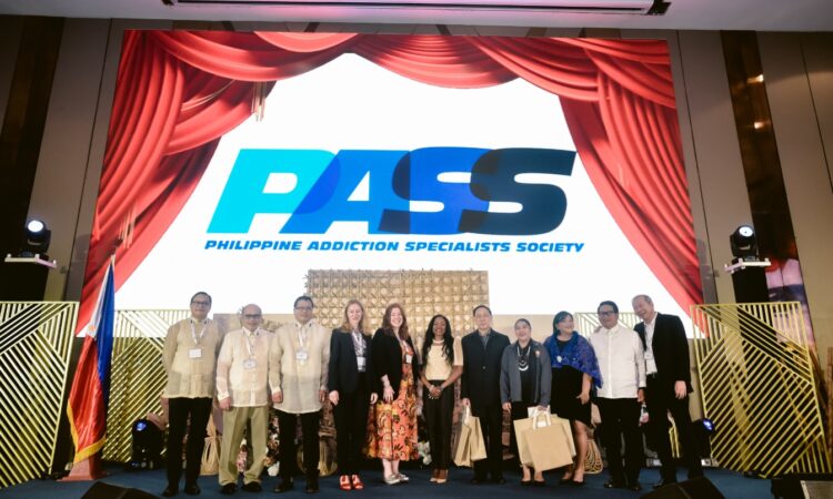 U.S. Embassy INL Director Kelia Cummins joins representatives from PASS at the opening program of the 2nd ISSUP Philippines National Conference in Quezon City.