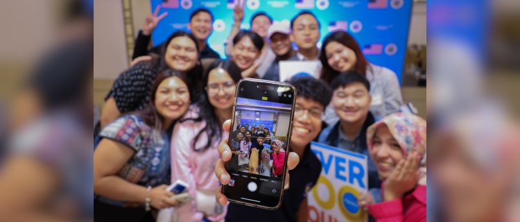 Young Southeast Asian Leaders Initiative fellows taking a selfie.